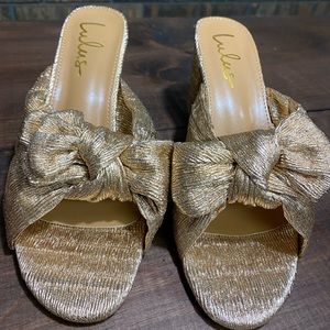 Size 9 Rose gold knotted shoes New in box